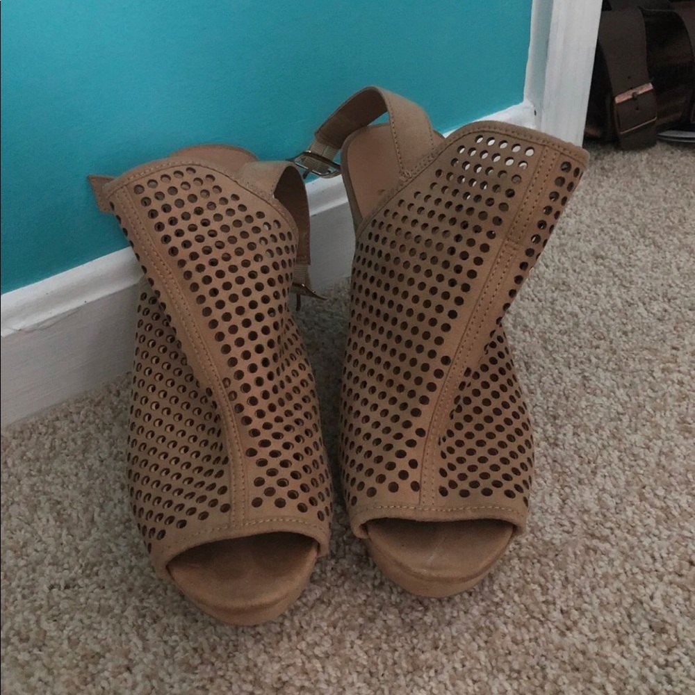 nude wedges